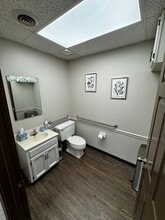 1170 W Kansas St, Liberty, MO for lease Interior Photo- Image 2 of 7
