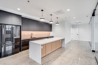 1300 SW Fifth Ave, Portland, OR à louer Photo intérieure- Image 2 de 3