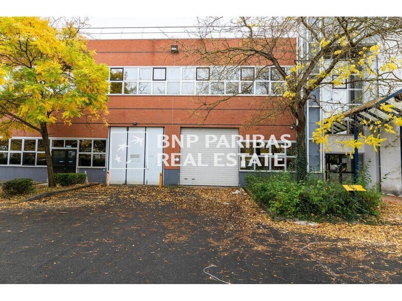 Office in Saint-Thibault-des-Vignes for lease - Building Photo - Image 3 of 11