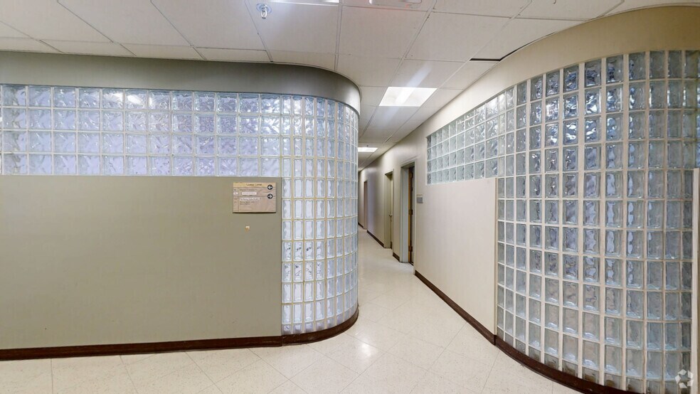 949-955 Yonkers Ave, Yonkers, NY à louer - Numérisation 3D de Matterport - Image 3 de 9
