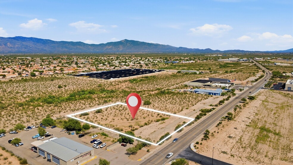 9437 E Old Vail Rd, Tucson, AZ à vendre - Photo du bâtiment - Image 2 de 14