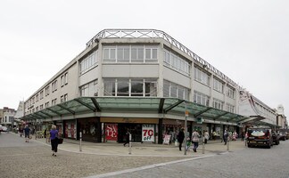 More details for 26/27 The Quadrant, Swansea - Retail for Lease
