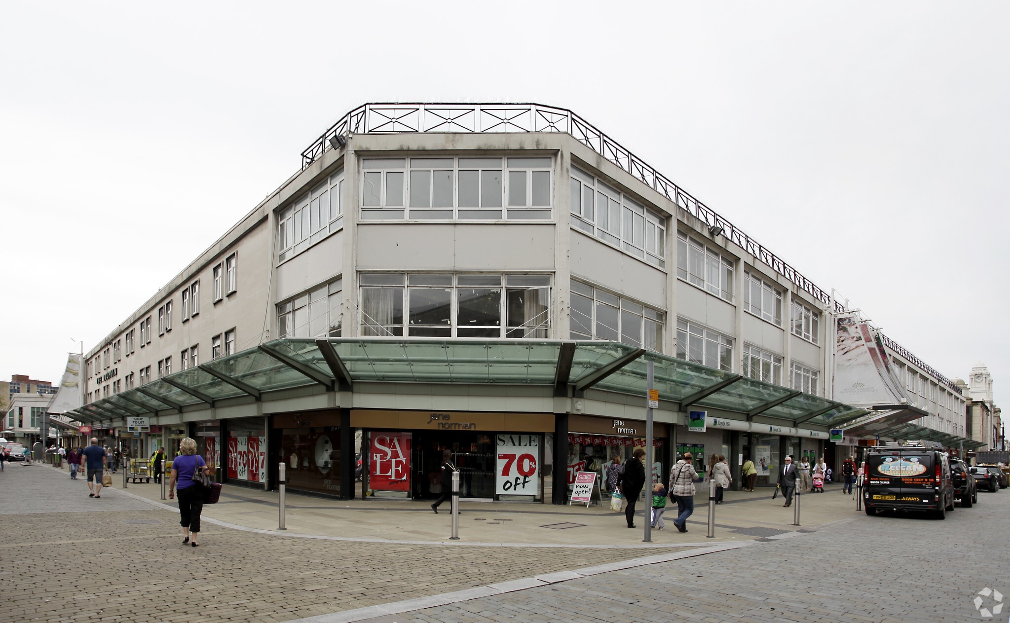 26/27 The Quadrant, Swansea à louer Photo principale- Image 1 de 22