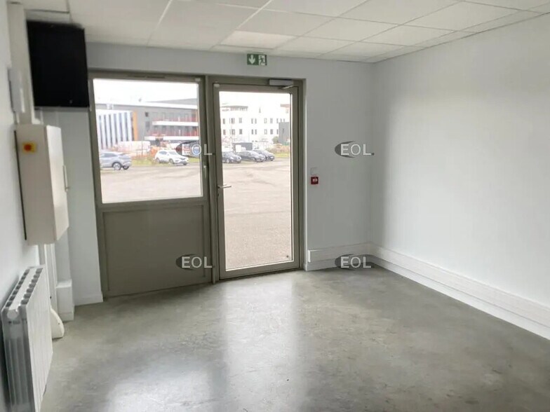 Flex dans Genas à louer - Photo du bâtiment - Image 3 de 6