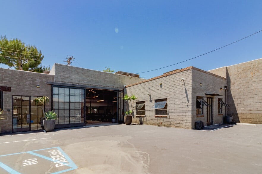 5920-5924 Blackwelder St, Culver City, CA for lease - Building Photo - Image 2 of 16