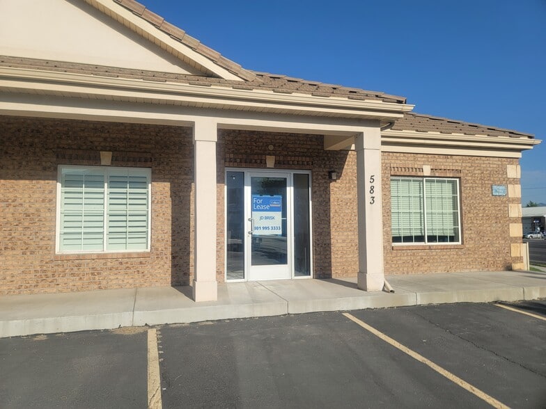 579 W Center St, Pleasant Grove, UT for lease - Building Photo - Image 2 of 16