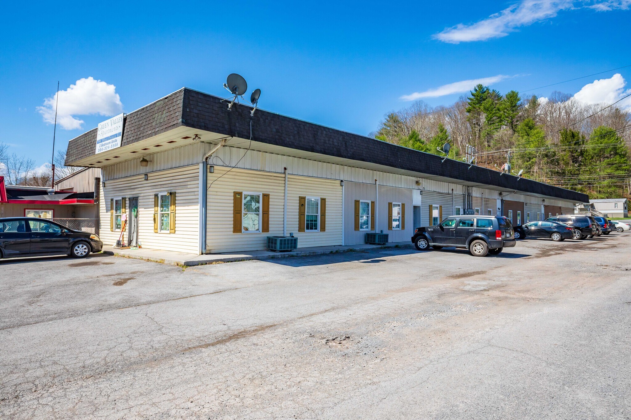 396 Blue Prince Rd, Bluefield, WV for sale Primary Photo- Image 1 of 50