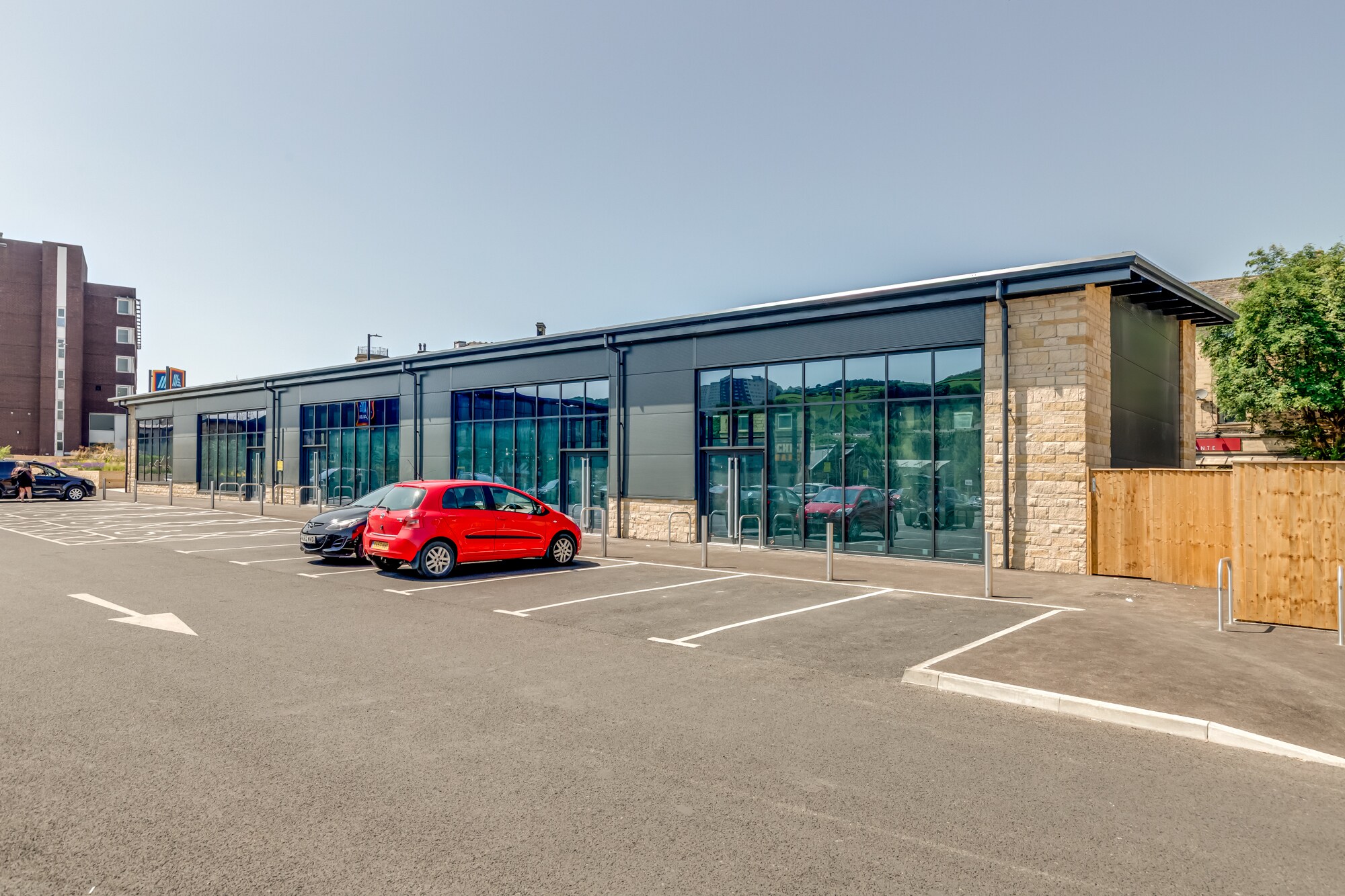 Keighley, Keighley for lease Primary Photo- Image 1 of 7