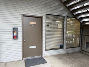 8835 SW Canyon Ln, Portland, OR for lease Building Photo- Image 1 of 8