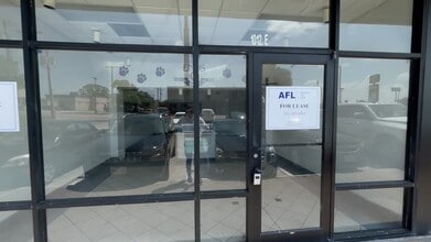 1012 E Ennis Ave, Ennis, TX for lease - Commercial Listing Video