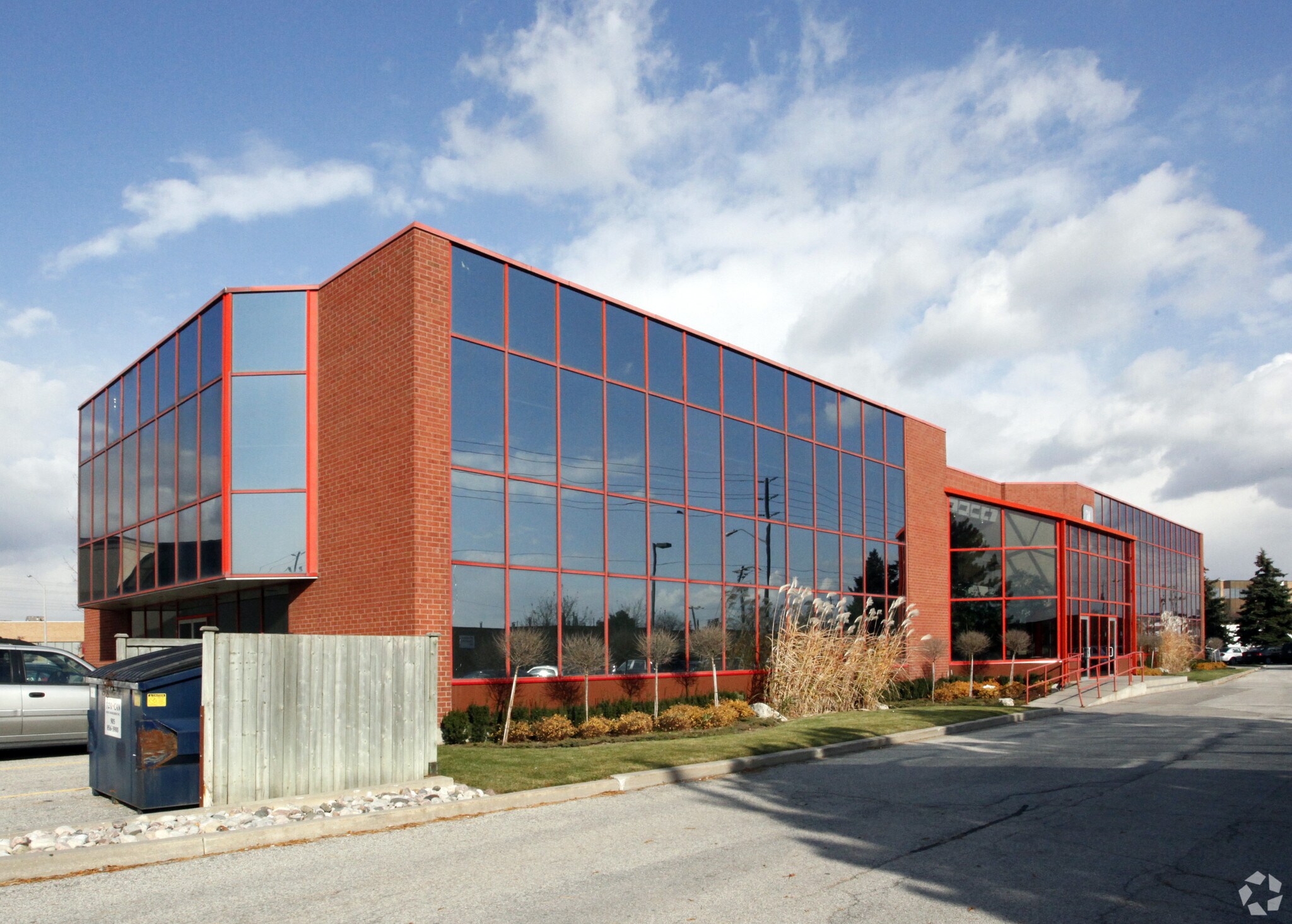 7000 Pine Valley Dr, Vaughan, ON à vendre Photo principale- Image 1 de 1