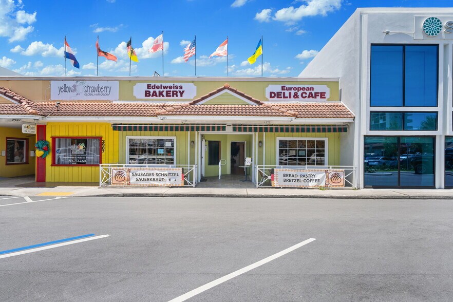 2909-2911 E Commercial Blvd, Fort Lauderdale, FL à vendre - Photo du bâtiment - Image 1 de 30