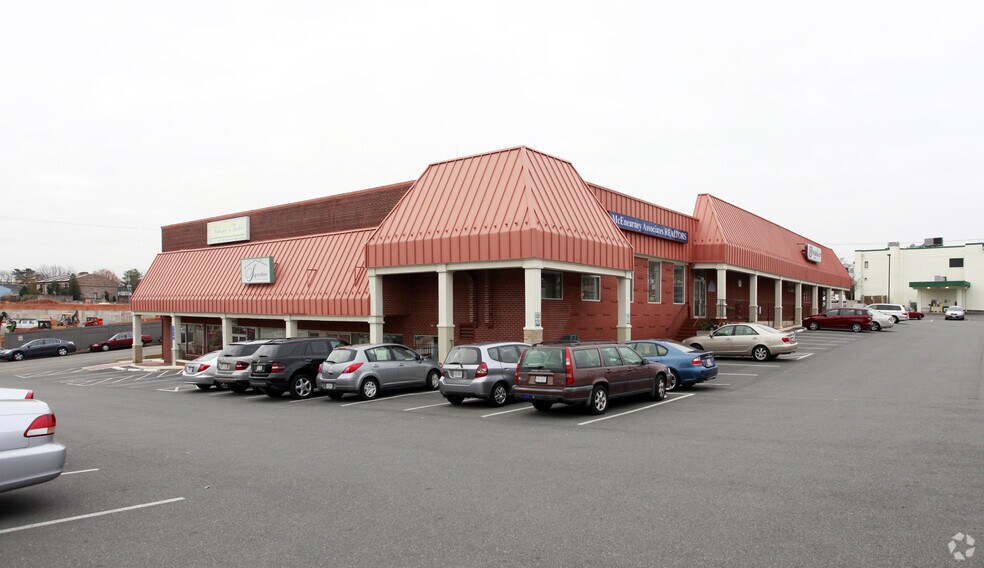 4720 Lee Hwy, Arlington, VA for lease - Building Photo - Image 3 of 8