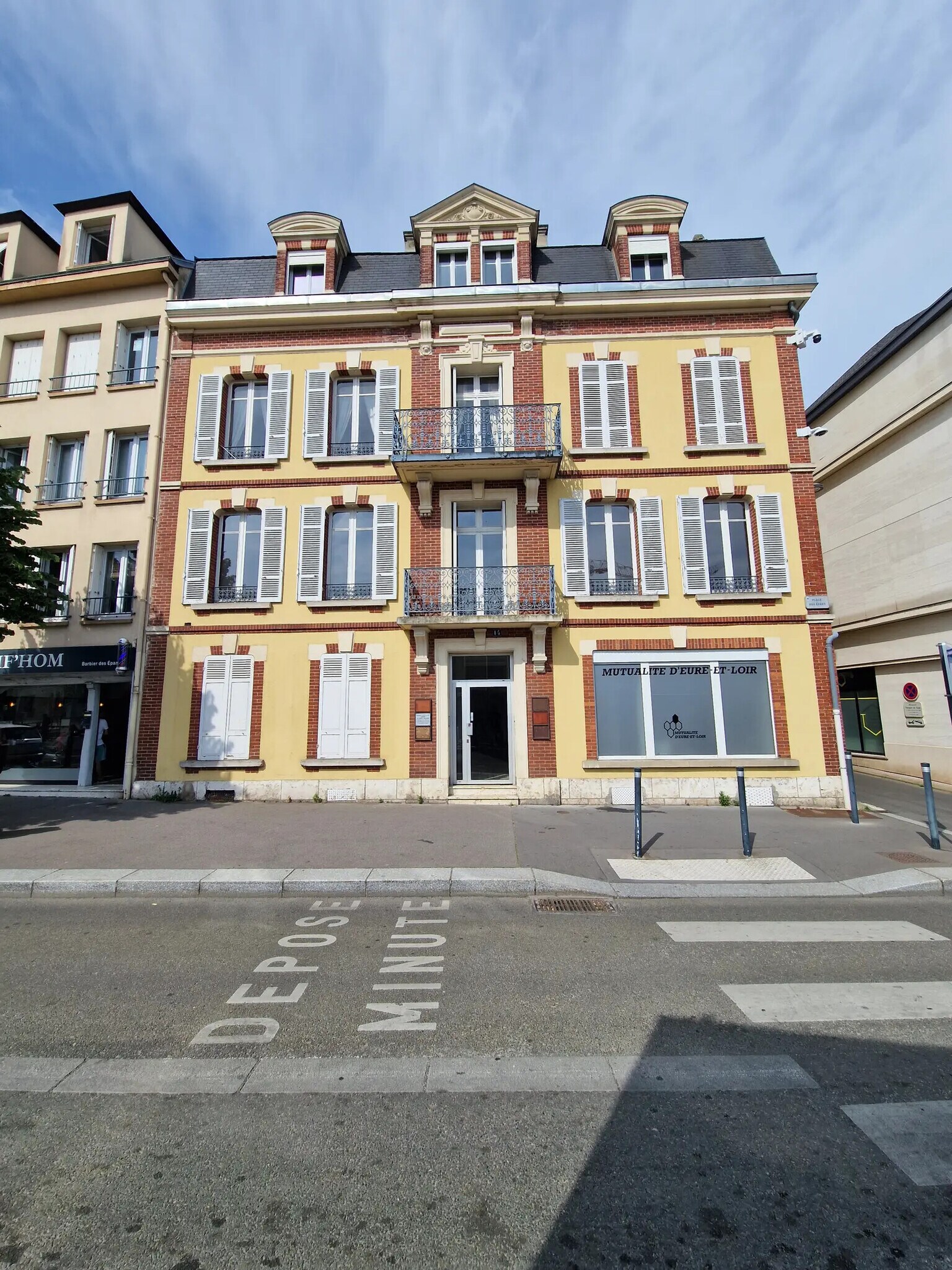 14 Place Des Epars, Chartres à louer Photo du bâtiment- Image 1 de 11