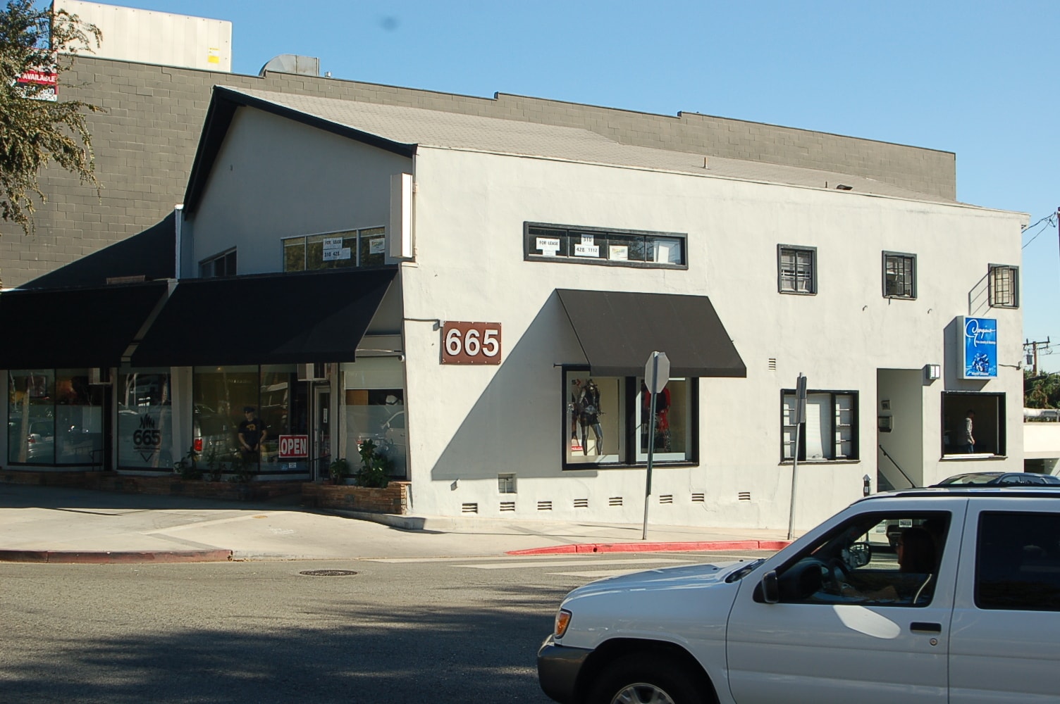 872 Huntley Dr, West Hollywood, CA à louer Photo du bâtiment- Image 1 de 20