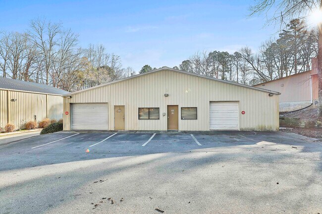Plus de détails pour 243 Senoia Rd, Peachtree City, GA - Local d'activités à louer