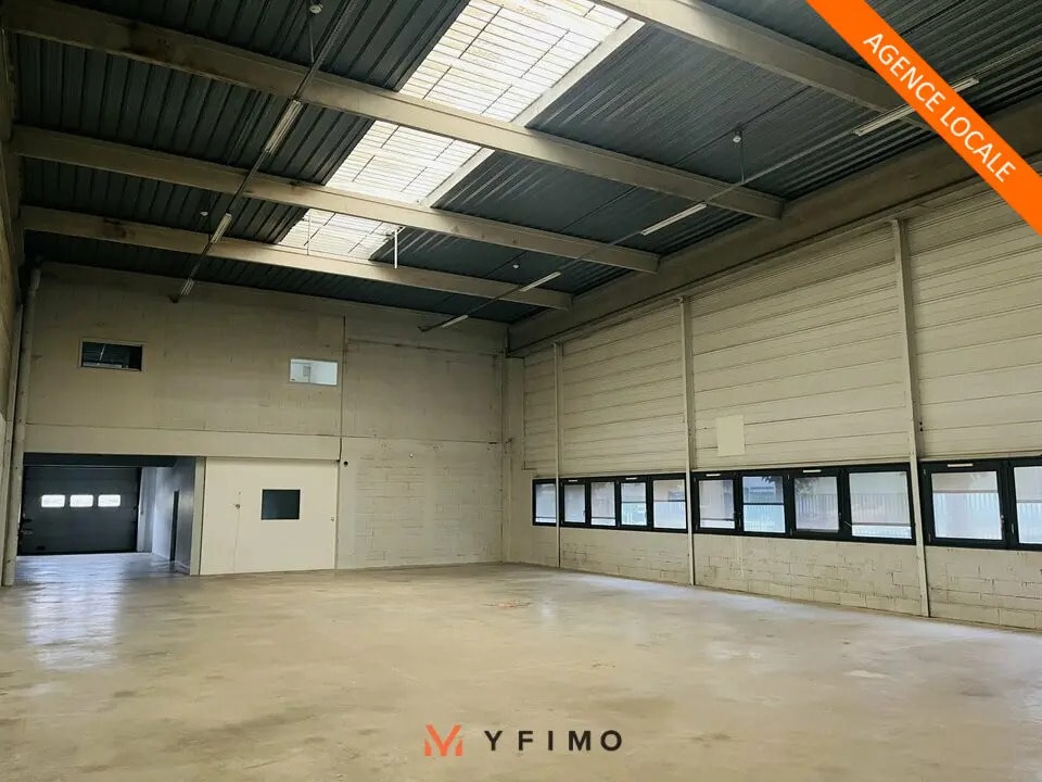 Flex in Trappes for lease Interior Photo- Image 1 of 6