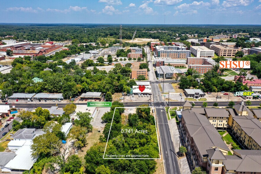 1532 Sam Houston Ave, Huntsville, TX à vendre - Aérien - Image 3 de 14