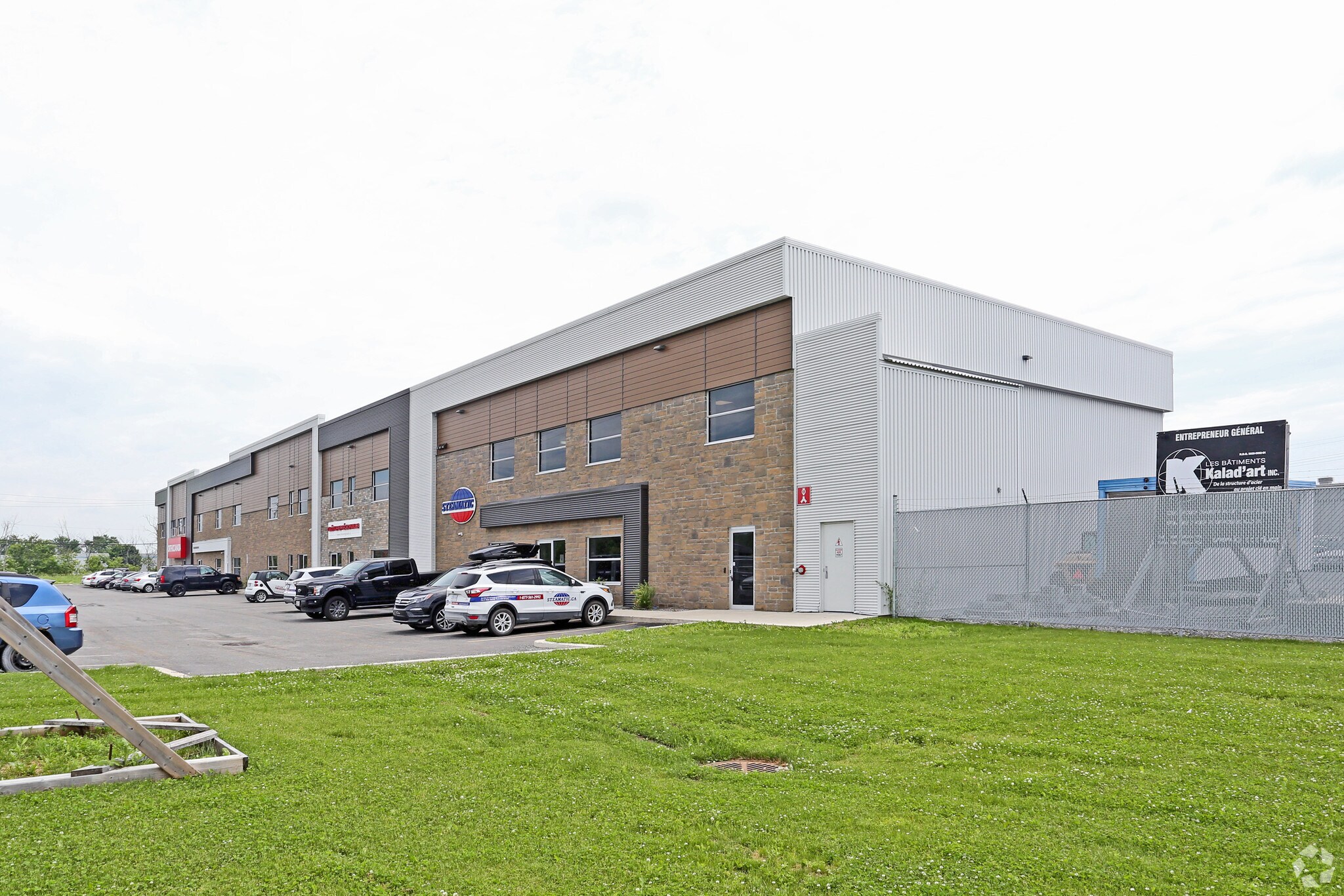 170 Rue Bombardier, Gatineau, QC à vendre Photo du bâtiment- Image 1 de 1