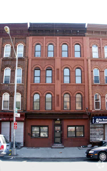 215 Ralph Ave, Brooklyn, NY à vendre Photo principale- Image 1 de 1