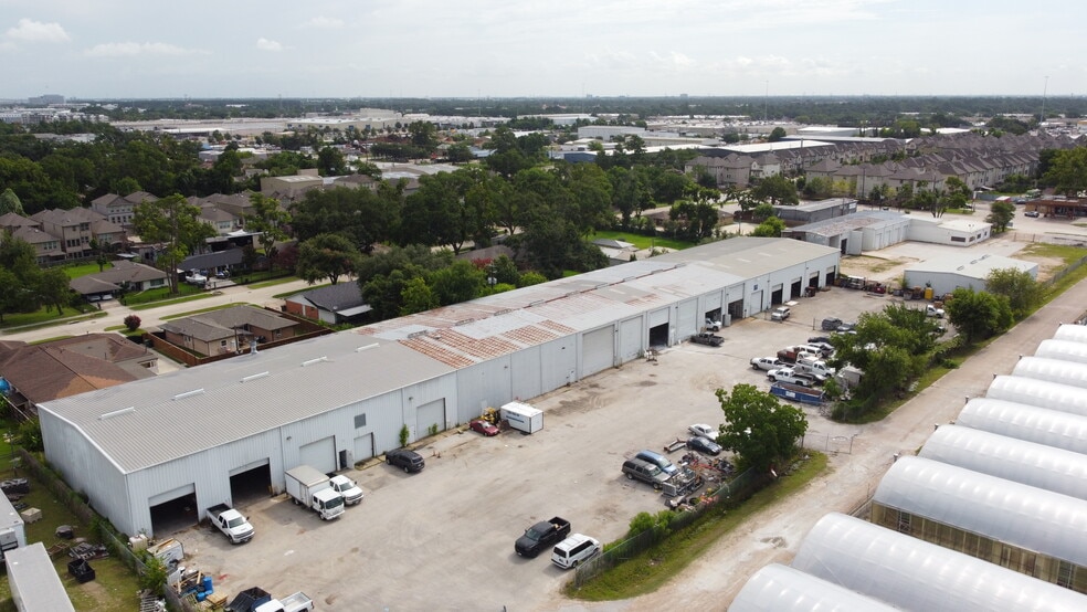 1505 Brittmoore Rd, Houston, TX for lease - Building Photo - Image 3 of 22