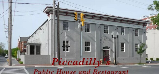 Plus de détails pour 121-125 E Piccadilly St, Winchester, VA - Commerce de détail à vendre