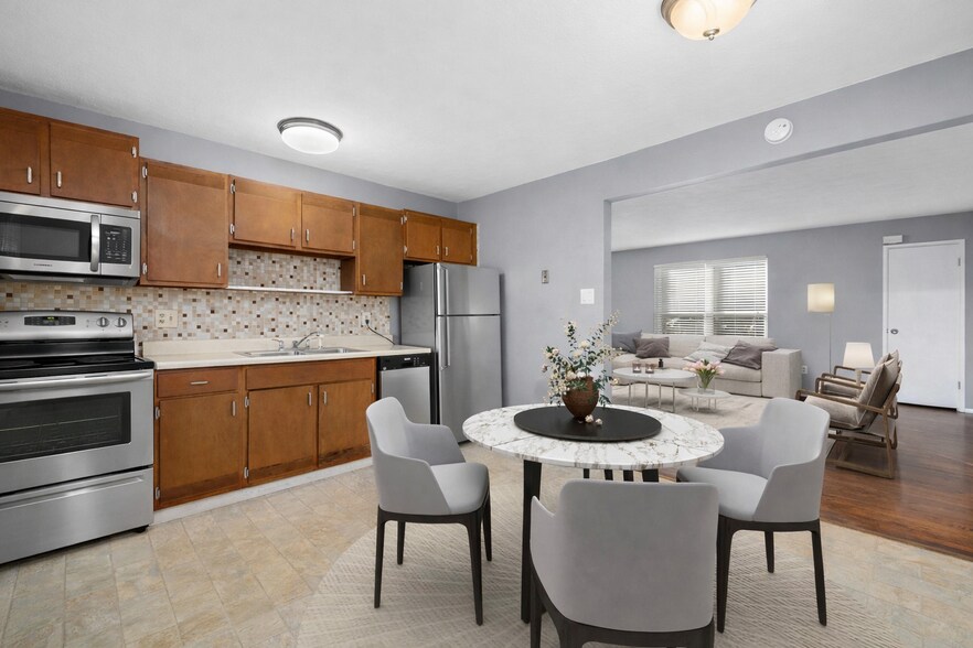 9305-9317 Shirley Gardens Dr, Saint Louis, MO à vendre - Photo du bâtiment - Image 2 de 9