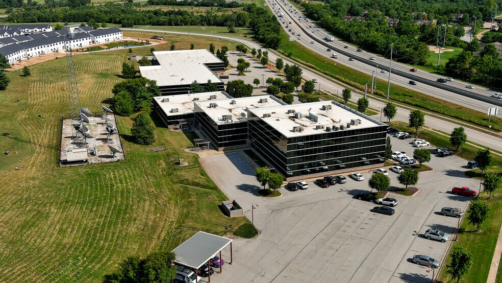 2809 Ajax Ave, Rogers, AR à louer - Photo du bâtiment - Image 2 de 5