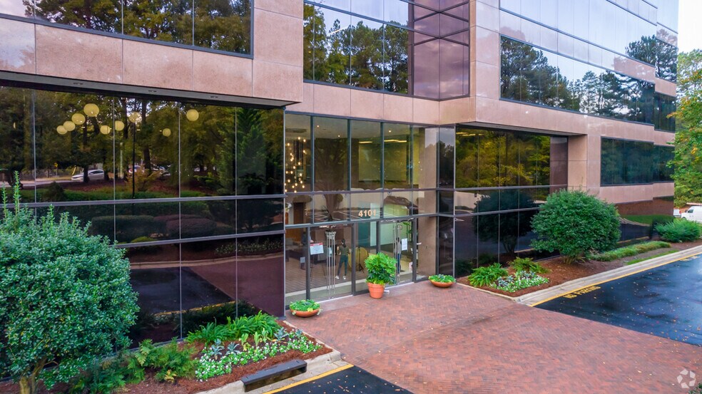 4101 Lake Boone Trl, Raleigh, NC à louer - Photo du bâtiment - Image 2 de 9