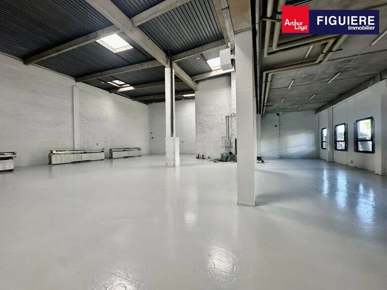 Chemin De La Bastide Blanche, Vitrolles à louer - Photo du bâtiment - Image 3 de 10