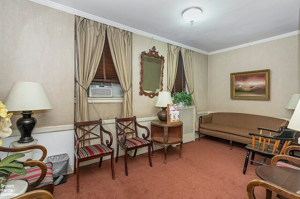 5 E 84th St, New York, NY à vendre Photo intérieure- Image 1 de 9