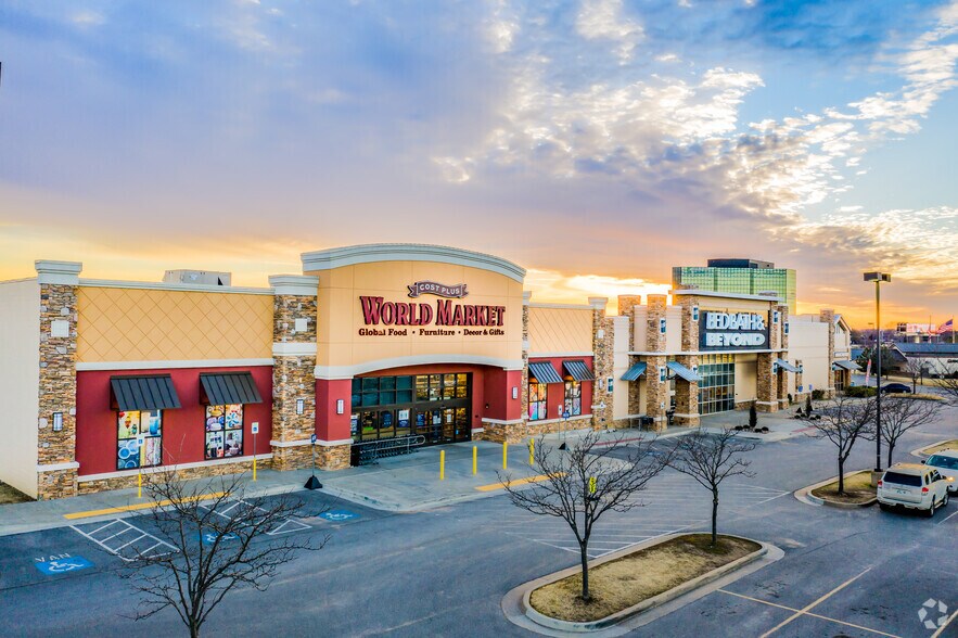 5302-5636 E Skelly Dr, Tulsa, OK à louer - Photo du bâtiment - Image 1 de 18