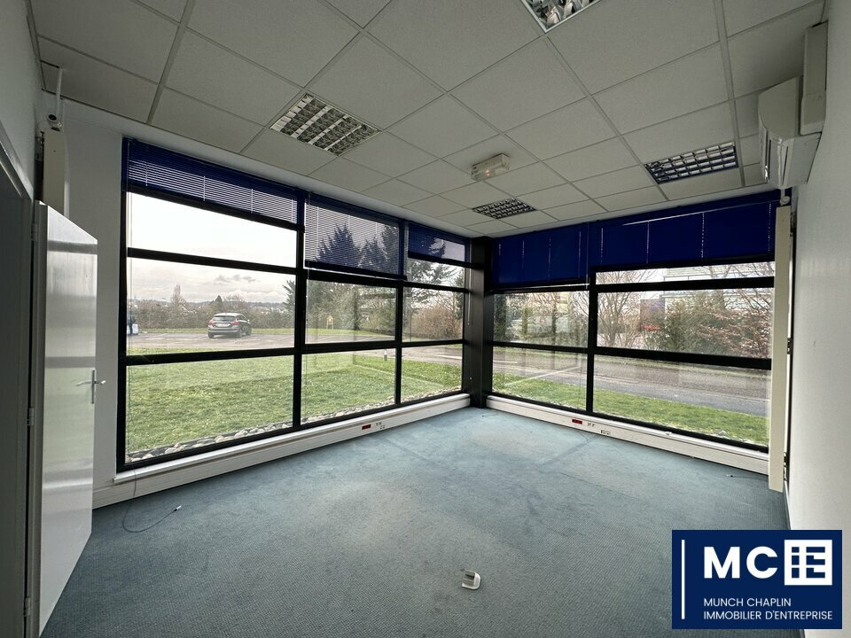 Industrial in Niederhausbergen for lease Interior Photo- Image 1 of 8