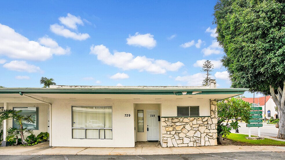 729-733 E Chapman Ave, Orange, CA à louer - Photo du bâtiment - Image 2 de 29