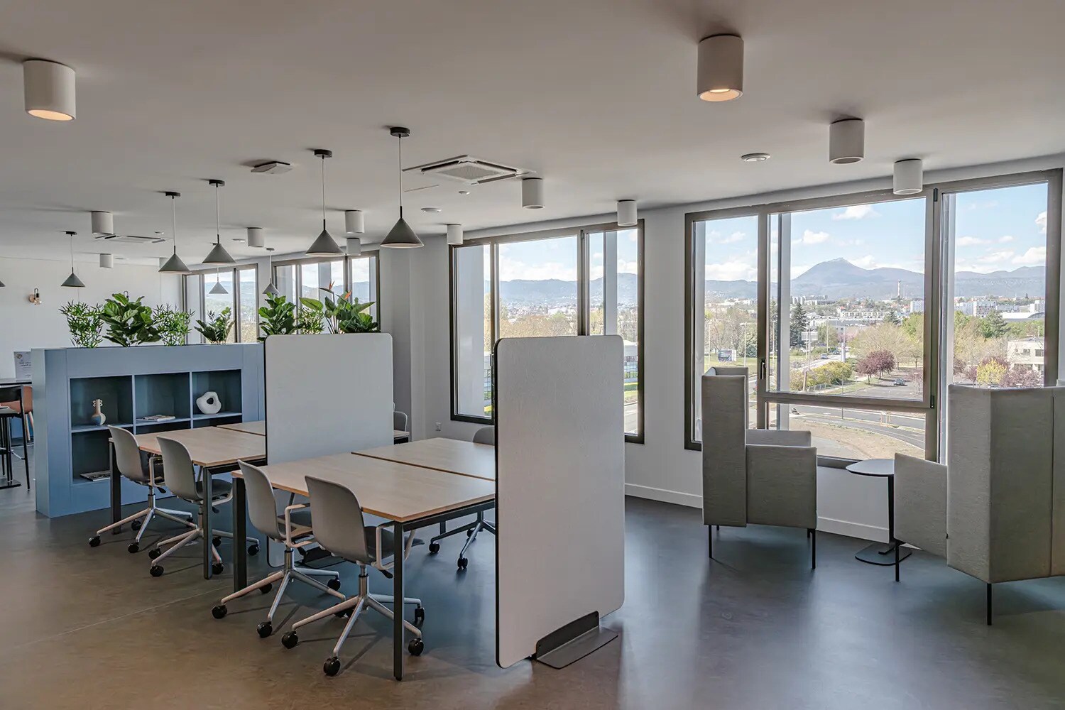 4 Rue Eric De Cromières, Clermont-Ferrand for lease Interior Photo- Image 1 of 44