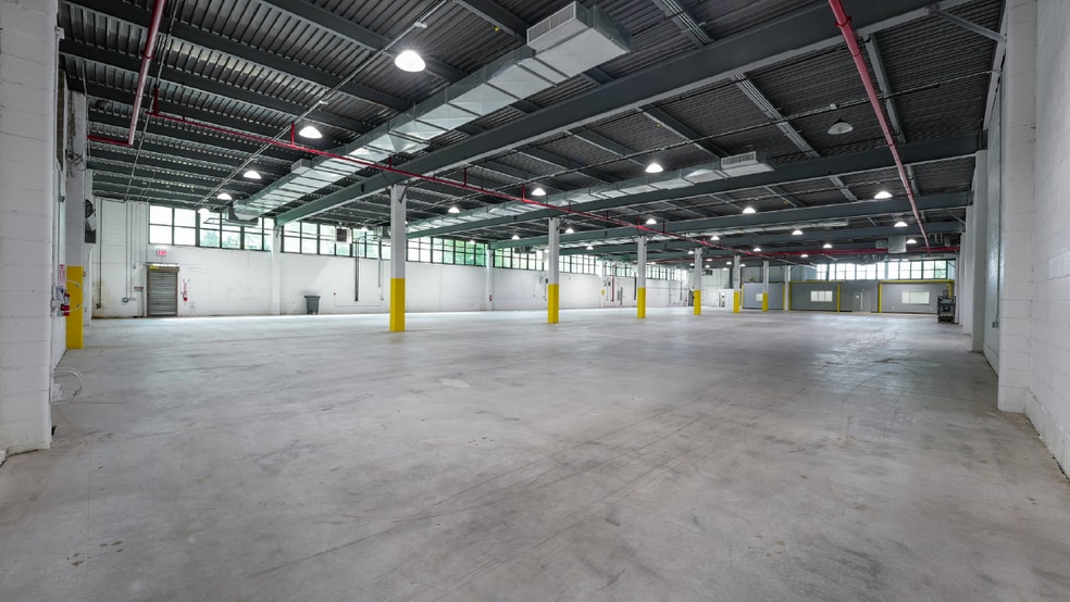 1845 Steinway St, Astoria, NY for lease - Building Photo - Image 1 of 7