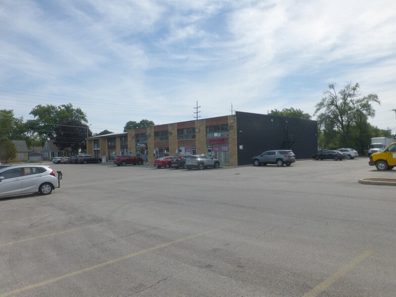 10005-10015 Grand Ave, Franklin Park, IL for lease - Building Photo - Image 2 of 12