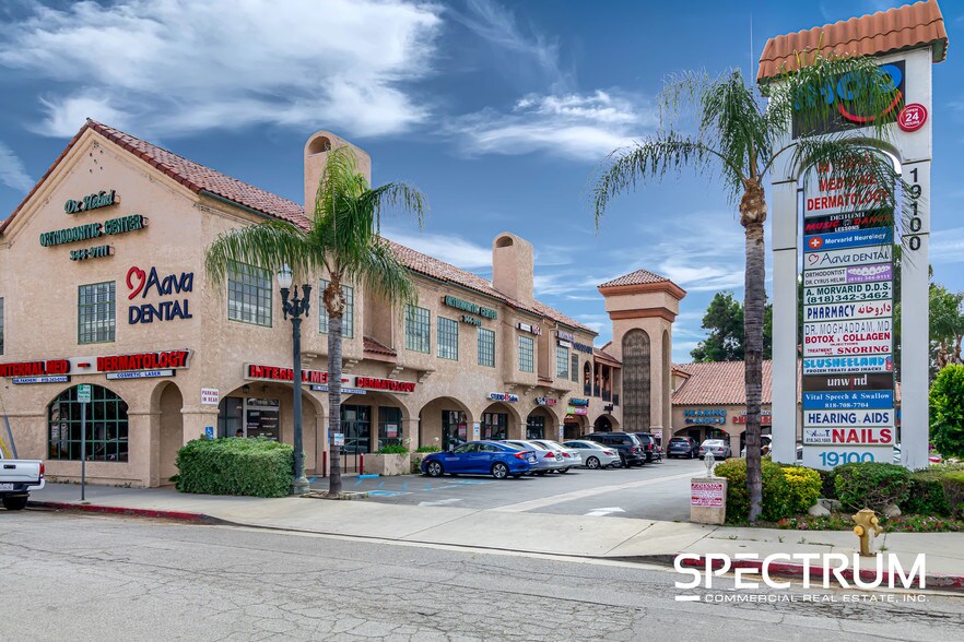 19100 Ventura Blvd, Tarzana, CA à louer - Photo du bâtiment - Image 2 de 8