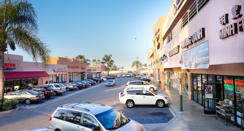 9500-9600 Bolsa Ave, Westminster, CA à louer - Photo du bâtiment - Image 3 de 6