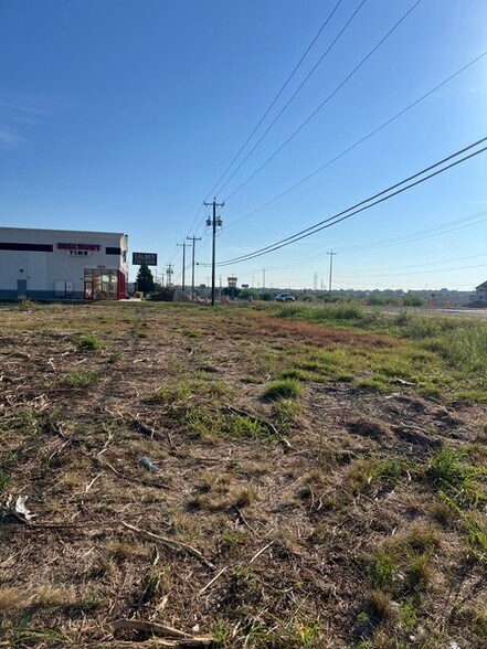 Fm 78, San Antonio, TX à vendre - Photo du bâtiment - Image 3 de 5