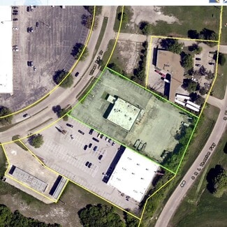 Plus de détails pour 4830 Village Fair Dr, Dallas, TX - Commerce de détail à vendre