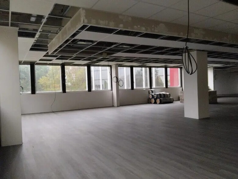 Office in Labège for lease - Interior Photo - Image 1 of 9
