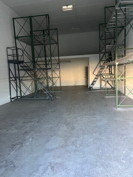 1302-1314 NE 123rd St, Miami, FL à louer - Photo du bâtiment - Image 3 de 4