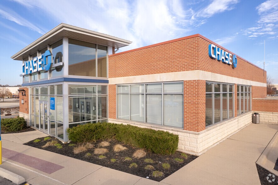 2911 Commerce Dr, Johnsburg, IL for lease - Building Photo - Image 2 of 6