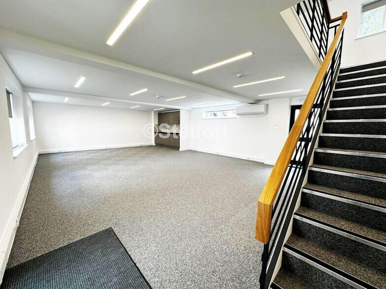 27-29 Vauxhall Grove, Londres à louer - Photo du bâtiment - Image 3 de 16