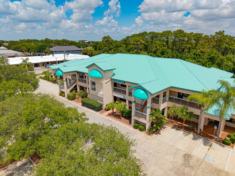 1071 Port Malabar Blvd NE, Palm Bay, FL à vendre - Photo du bâtiment - Image 3 de 21