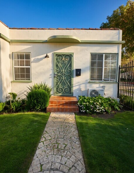 2517 20th St, Santa Monica, CA à vendre - Photo du bâtiment - Image 2 de 15