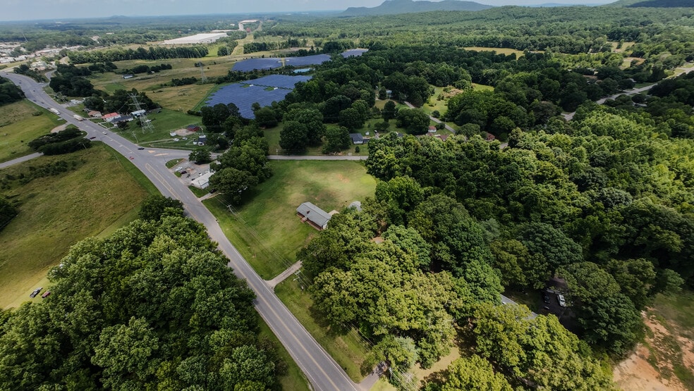 1013 York Rd, Kings Mountain, NC for sale - Building Photo - Image 2 of 9