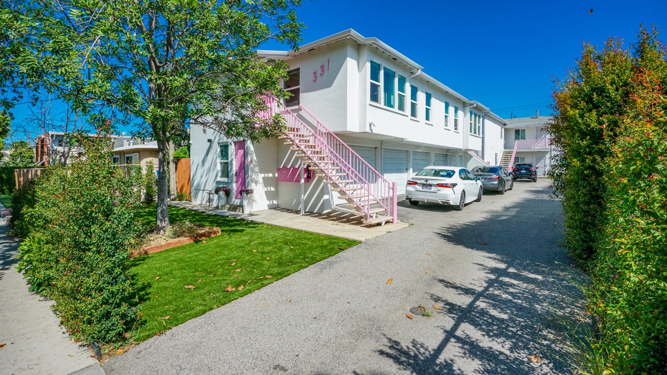 331 W Windsor Rd, Glendale, CA for sale Primary Photo- Image 1 of 22