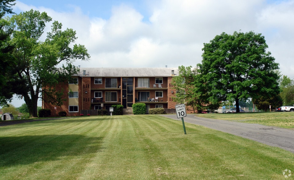 9512 Fairview Ave, Manassas, VA à vendre - Photo du bâtiment - Image 2 de 6